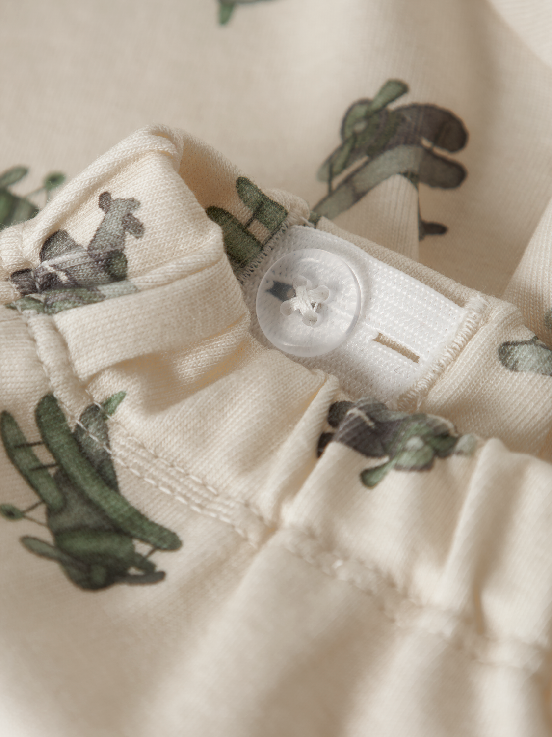 model_shot-front_full